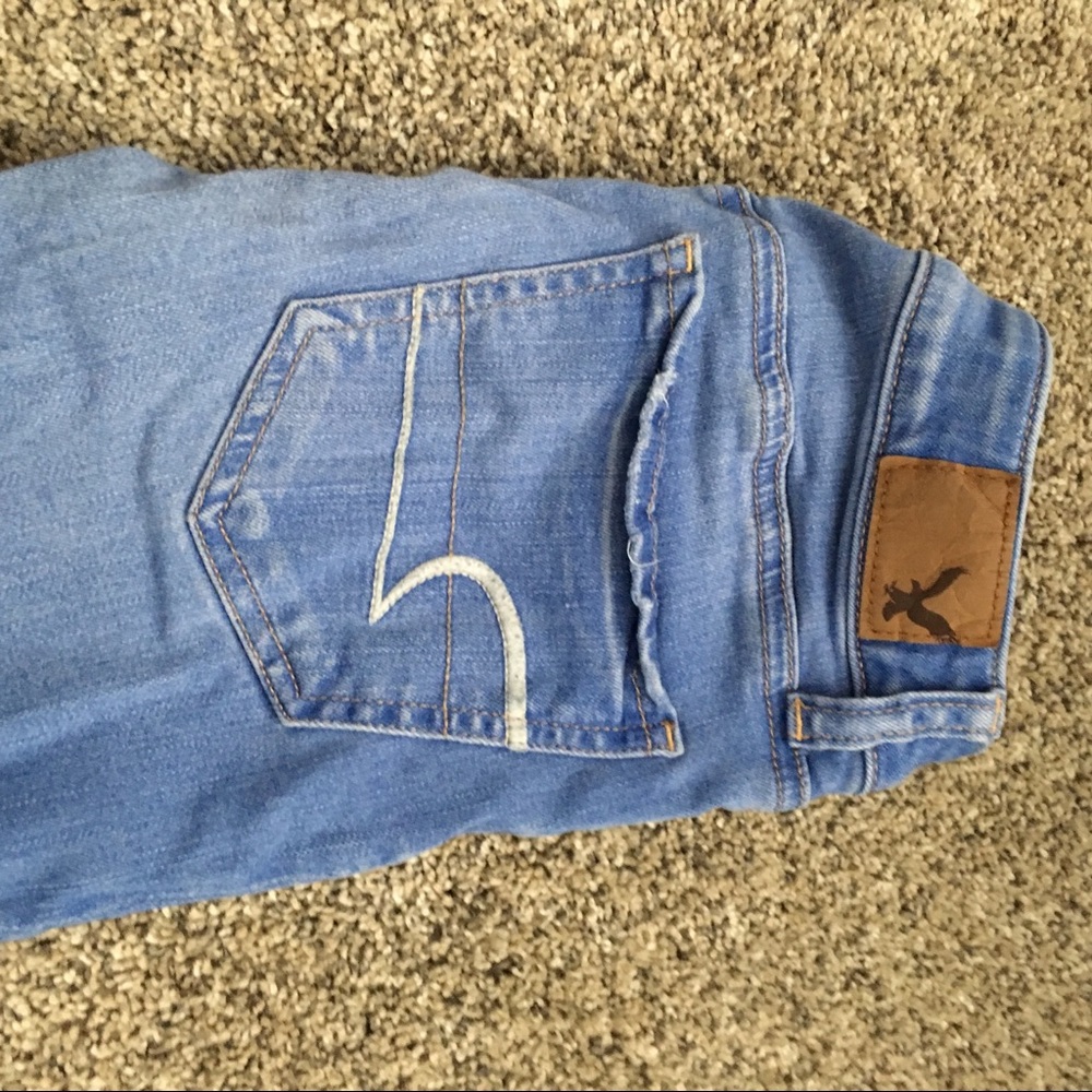 American Eagle light wash jeans